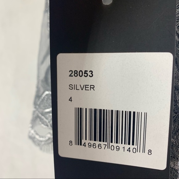 La Femme 28053 Silver Embroidered Gown - Picture 7 of 11